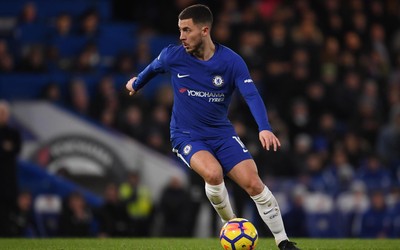 爱游戏体育焦点-劳塔罗与队友拥抱庆祝