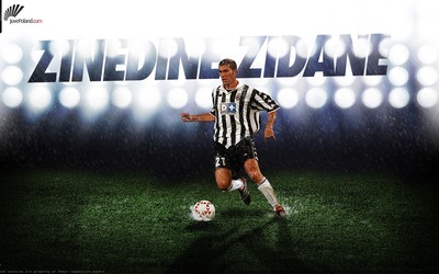 爱游戏体育讨论-马基尼奥斯替补席表情凝重